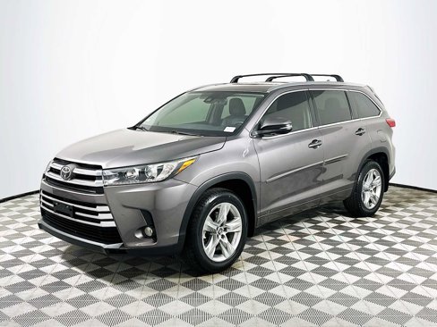 Used 2018 Toyota Highlander Limited image 3