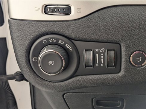 Used 2018 Jeep Cherokee Trailhawk w/ Comfort/Convenience Group image 14
