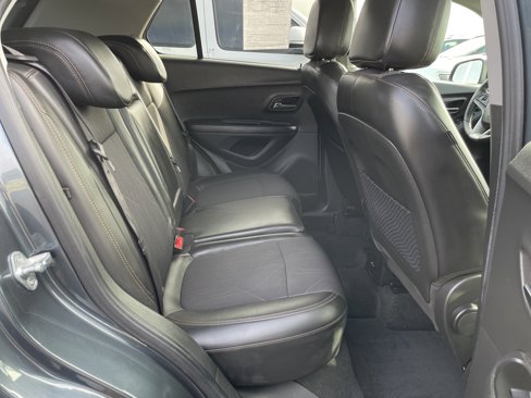 Used 2021 Chevrolet Trax LT w/ Driver Confidence Package image 23