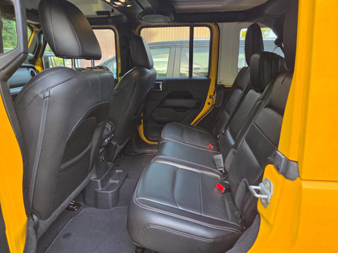 Used 2019 Jeep Wrangler Unlimited Sahara image 10