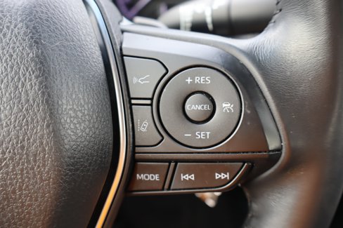 Used 2018 Toyota Camry SE image 20