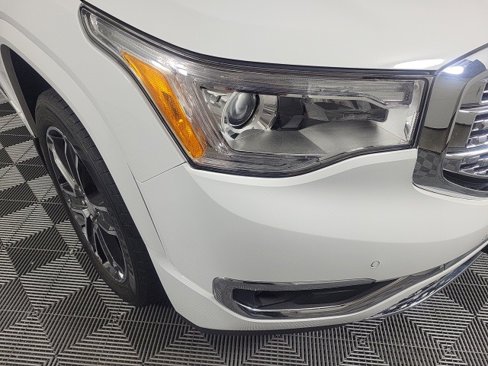 Used 2019 GMC Acadia Denali image 3