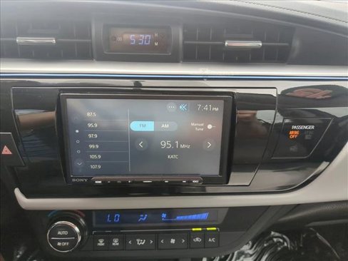 Used 2015 Toyota Corolla LE image 13