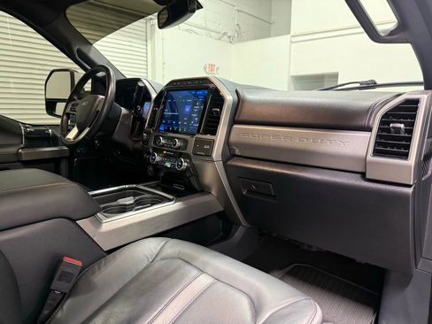 Used 2022 Ford F250 Platinum w/ FX4 Off-Road Package image 32