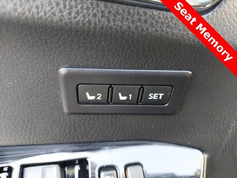 Used 2018 Toyota RAV4 Limited image 19
