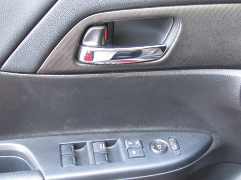 Used 2016 Honda Accord Sport image 32