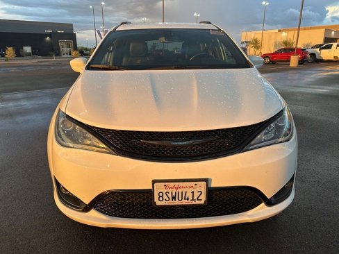 Used 2020 Chrysler Pacifica Touring-L w/ S Appearance Package image 9