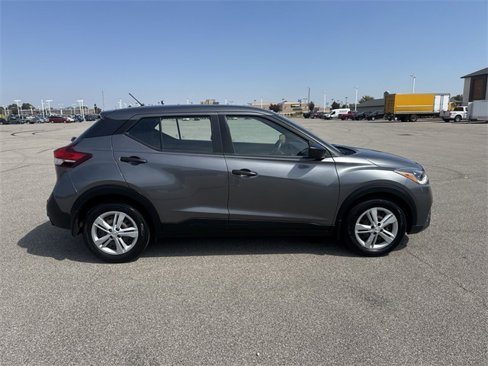 Used 2020 Nissan Kicks S image 14