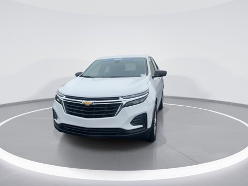 Used 2024 Chevrolet Equinox LS image 3