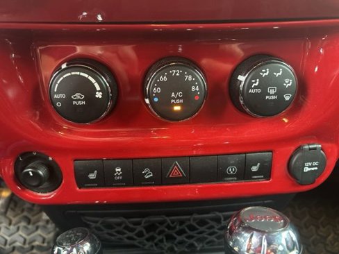 Used 2016 Jeep Wrangler Unlimited Sahara image 23