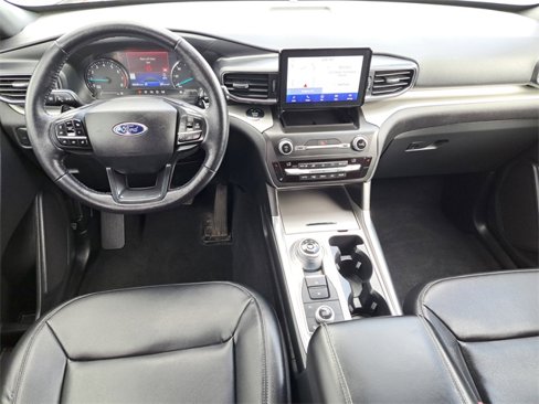 Used 2020 Ford Explorer XLT w/ Equipment Group 202A image 25