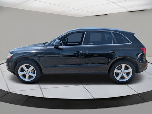 Used 2017 Audi Q5 2.0T Premium Plus w/ Technology Package image 2