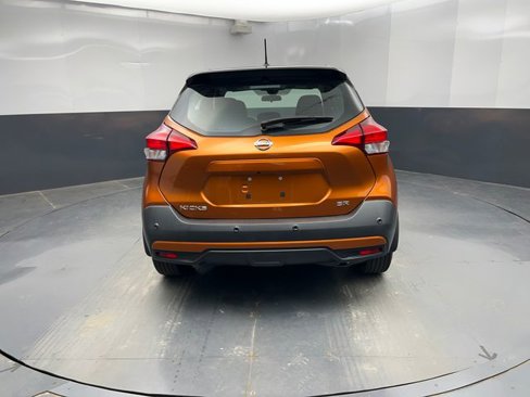 Used 2020 Nissan Kicks SR image 8