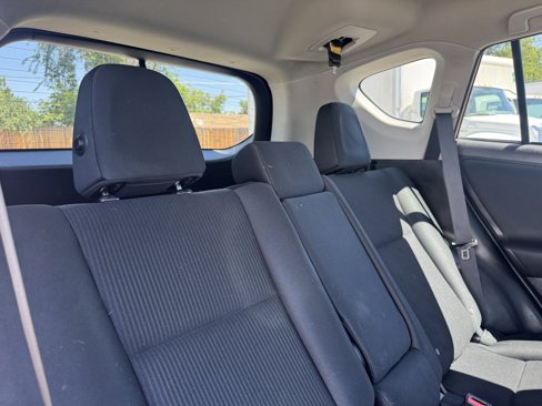 Used 2016 Toyota RAV4 LE image 18