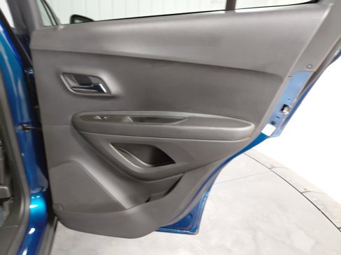 Certified 2020 Chevrolet Trax LT w/ LT Convenience Package image 19