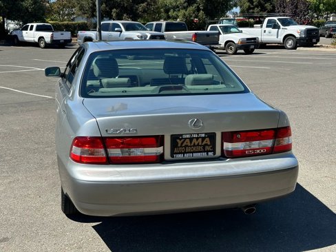Used 2001 Lexus ES 330 image 4