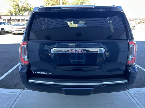 Used 2017 GMC Yukon XL Denali w/ Open Road Package image 34