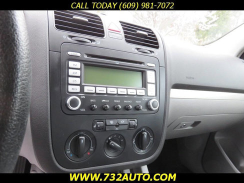 Used 2009 Volkswagen Rabbit S image 11
