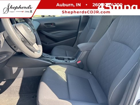 Used 2024 Toyota Corolla LE image 4