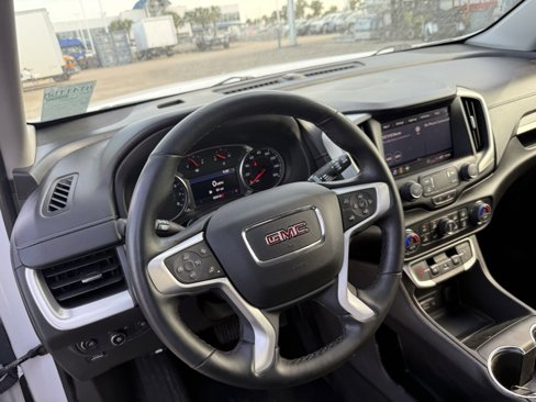 Used 2023 GMC Terrain SLT image 16