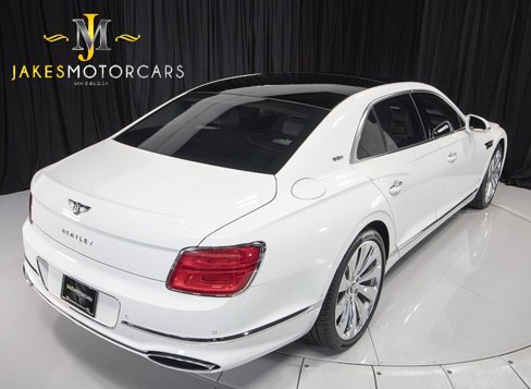 Used 2021 Bentley Flying Spur W12 image 11