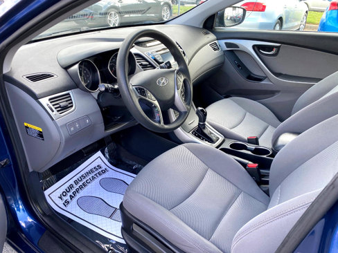 Used 2015 Hyundai Elantra SE w/ Option Group 02 image 7