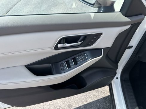 Used 2021 Nissan Rogue SL image 26