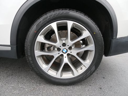 Used 2021 BMW X5 xDrive40i w/ Premium Package image 12