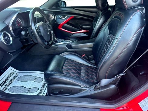 Used 2017 Chevrolet Camaro LT w/ RS Package image 9