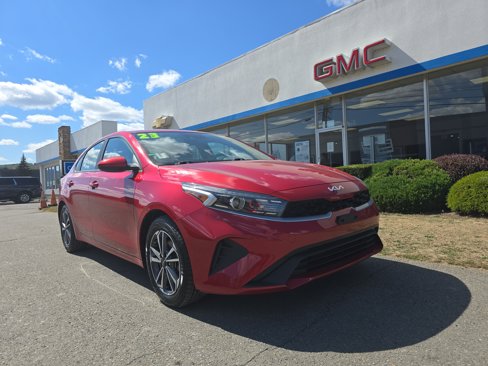 Used 2023 Kia Forte LXS image 1