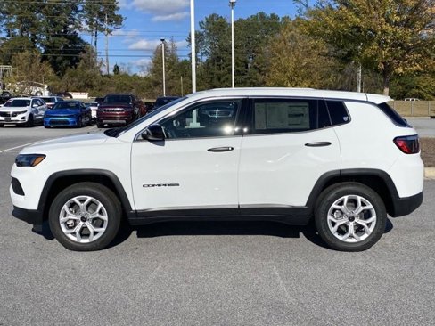 Used 2025 Jeep Compass Sport image 7