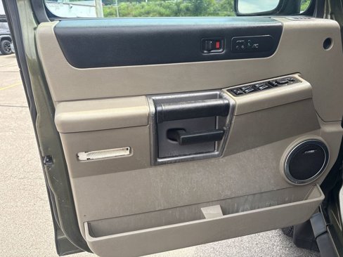 Used 2003 HUMMER H2 Luxury w/ Preferred Equipment Group image 27