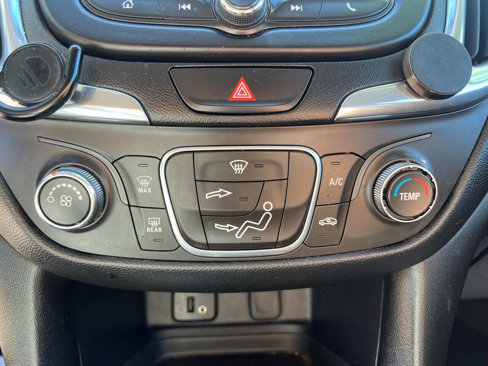 Used 2018 Chevrolet Equinox LT image 25
