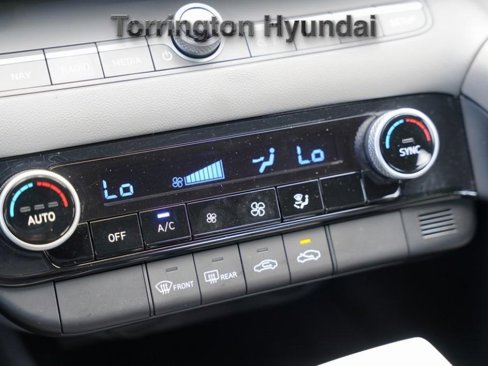 Certified 2024 Hyundai Elantra SEL image 24