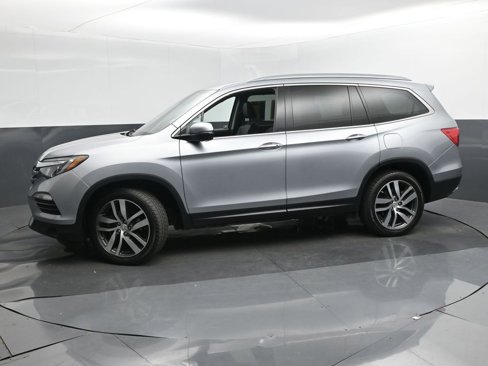 Used 2017 Honda Pilot Elite image 2