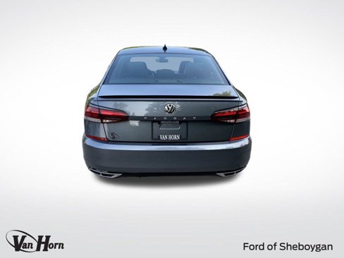 Used 2021 Volkswagen Passat 2.0T R-Line image 16