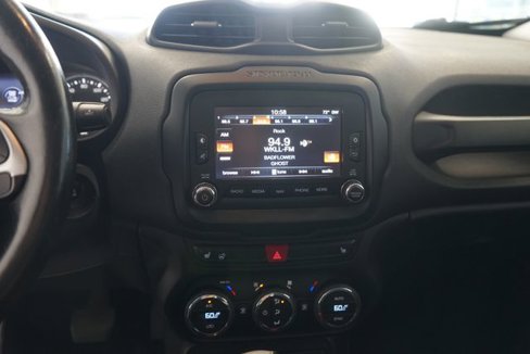 Used 2016 Jeep Renegade Trailhawk image 23