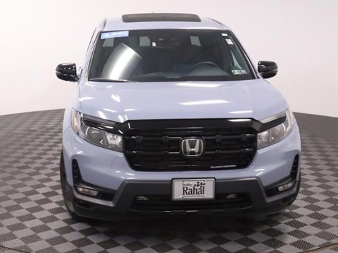 Certified 2025 Honda Ridgeline Black Edition image 3