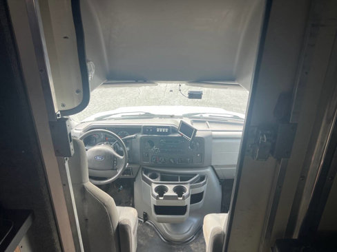 Used 2017 Ford E-450 and Econoline 450 Super Duty w/ Power Windows & Locks Group image 12