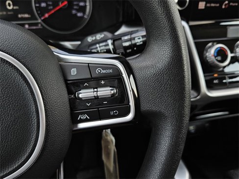 Used 2022 Kia Sorento LX image 28