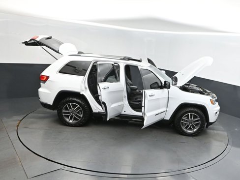 Used 2021 Jeep Grand Cherokee Limited w/ Luxury Group II image 50