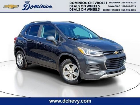 Used 2017 Chevrolet Trax LT w/ Sun & Sound Package image 1