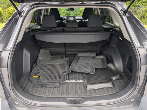 Used 2022 Toyota RAV4 LE image 21