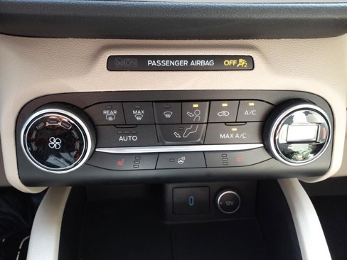 Used 2020 Ford Escape SEL image 16