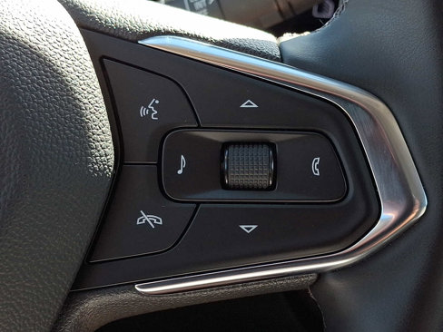 Certified 2025 Chevrolet Trax LT w/ LT Convenience Package image 21