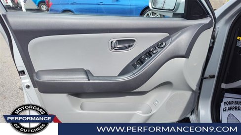 Used 2010 Hyundai Elantra GLS image 9