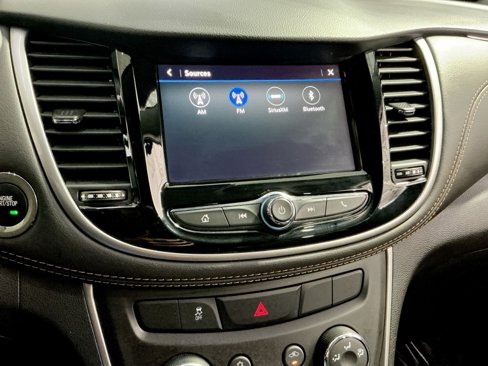 Used 2022 Chevrolet Trax LT w/ Midnight Edition image 26