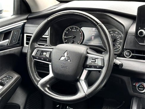 Used 2022 Mitsubishi Outlander SEL image 30