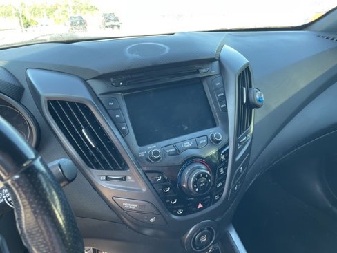 Used 2016 Hyundai Veloster Turbo image 10