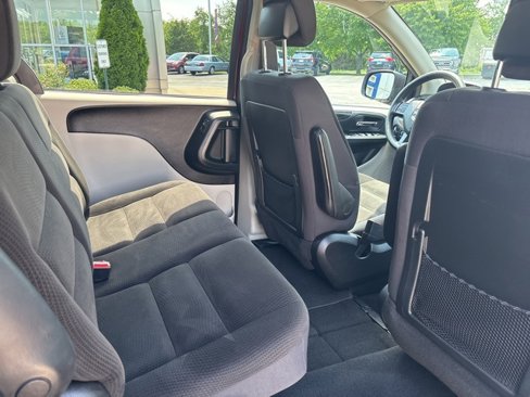 Used 2017 Dodge Grand Caravan SE w/ Power Window Group image 17